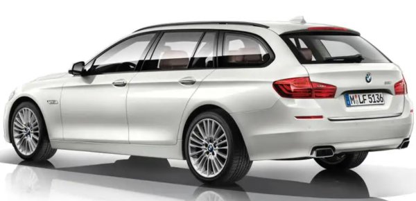 На този модел с V8 двигател с 402 к.с. може да му липсва блясъкът и мощността на M5, но неговите спецификации все пак подчертават качествата му.